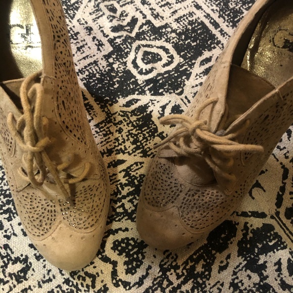 Shoes - Picture 3 of 3